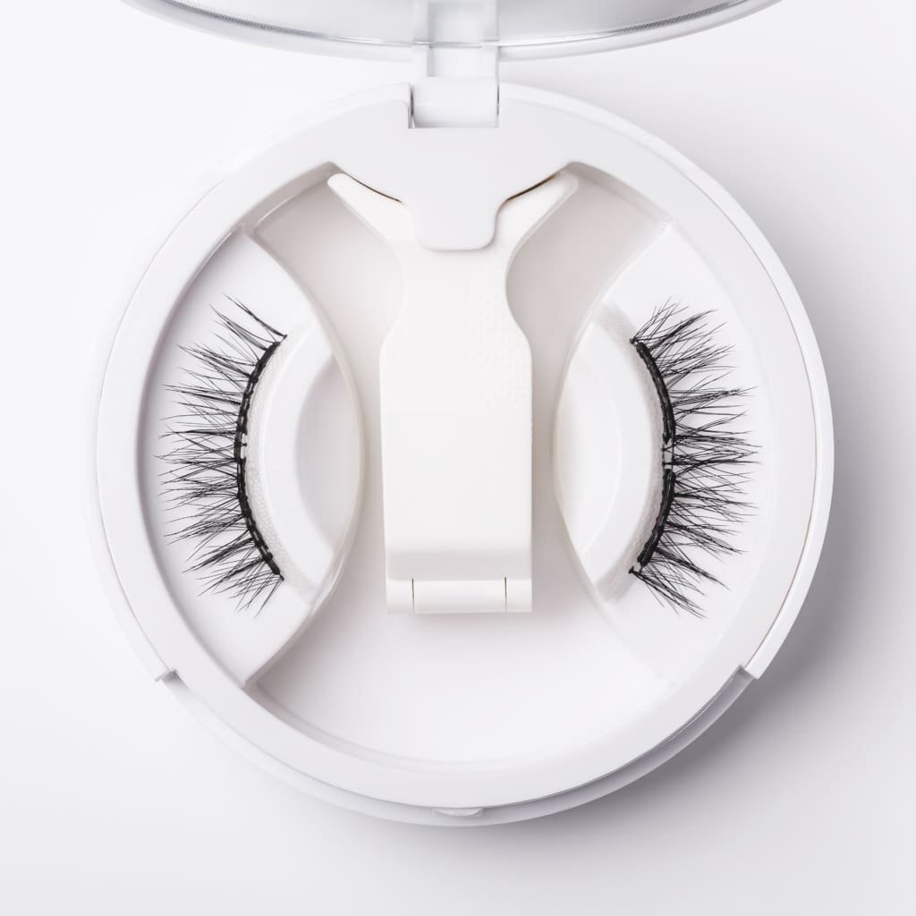 Magnētiksās skropstas Magnetic eyelashes.