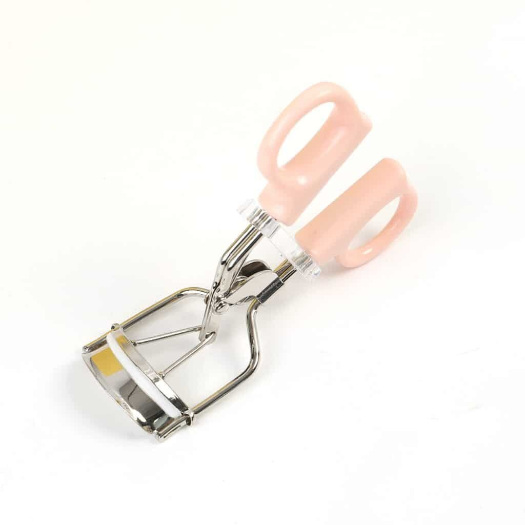 Sky Lashes skropstu atliecējs.